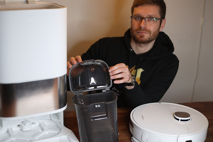 Изоляция контейнера для грязной воды Dreame L10s Ultra крупным планом